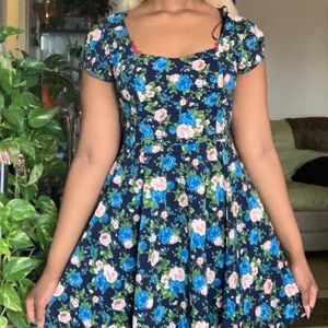 Size M forever 21 floral dress